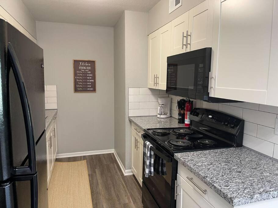 The Delores - 2 Bedroom Apt In Quilt Town, Usa Hamilton Εξωτερικό φωτογραφία